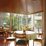 Da Lota - Beachfront Hotel Manta Rota