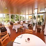 Da Lota - Beachfront Hotel