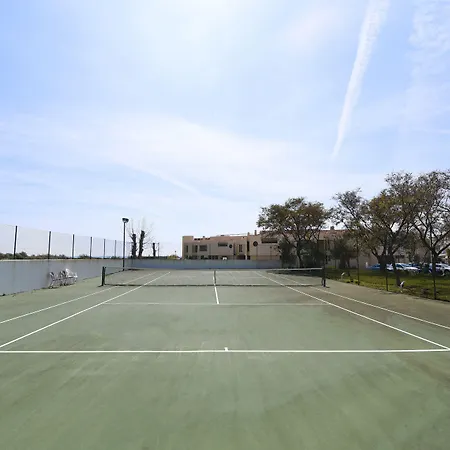 Da Lota - Beachfront Hotel Manta Rota