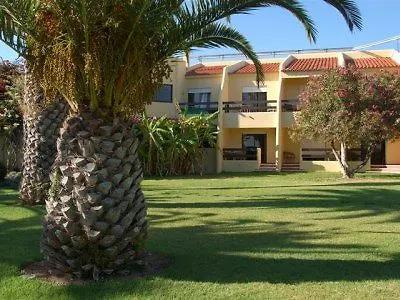 Praia Da Lota - Beachfront Hotel Manta Rota