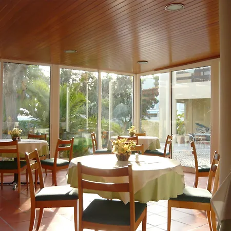 Da Lota - Beachfront Hotel Manta Rota