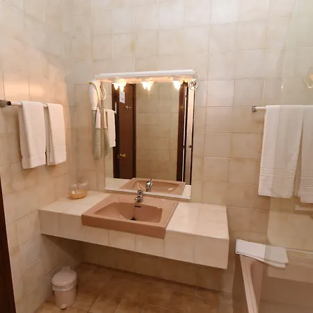 Hotel Da Lota - Beachfront Manta Rota