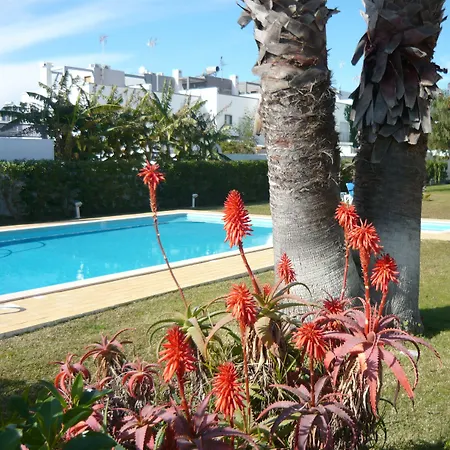 Da Lota - Beachfront Hotel