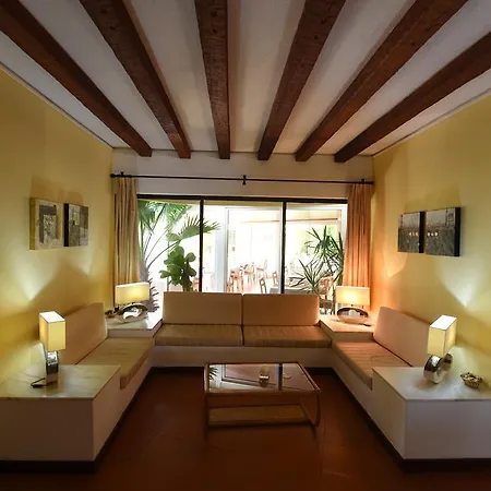 Da Lota - Beachfront Hotel