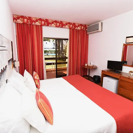 מלון Da Lota - Beachfront 3*