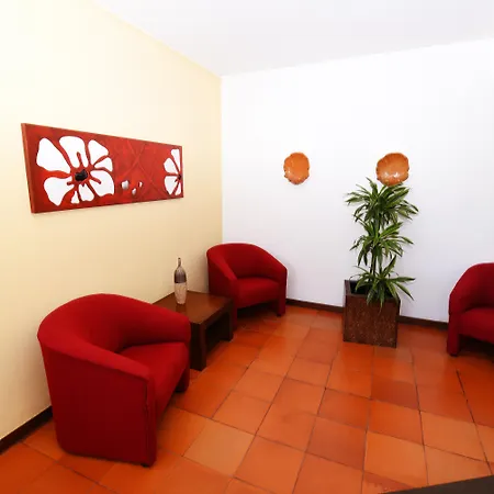 מלון Da Lota - Beachfront 3*