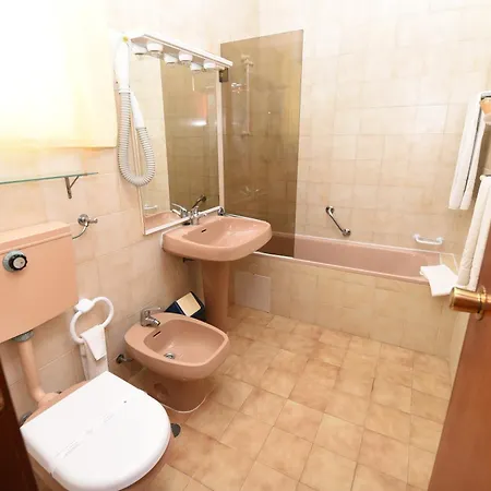 Da Lota - Beachfront 3*